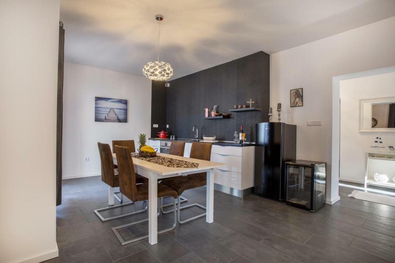 Tip Deluxe Apartman Podstrana Kültér fotó